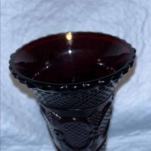 Avon Deep Red Glass Vase - Picture 4 of 13